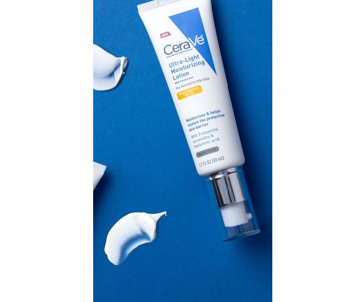 CeraVe - Ultra-Light Moisturizing Lotion